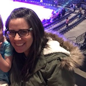 Meet your Posher, Carla